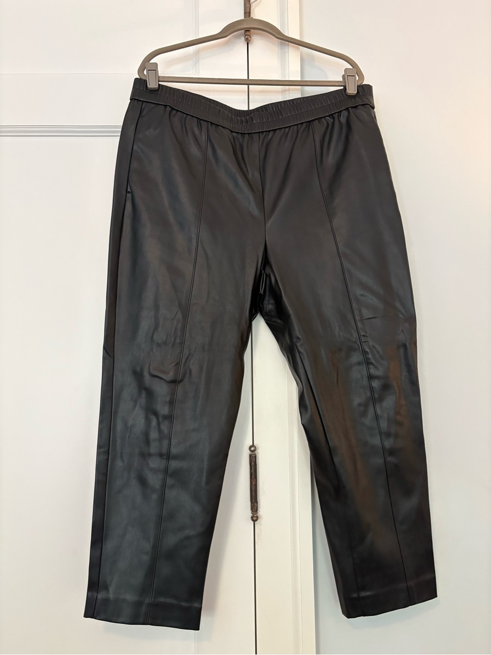 Ann Taylor Black Faux Leather Men's Pants - Tapered Fit